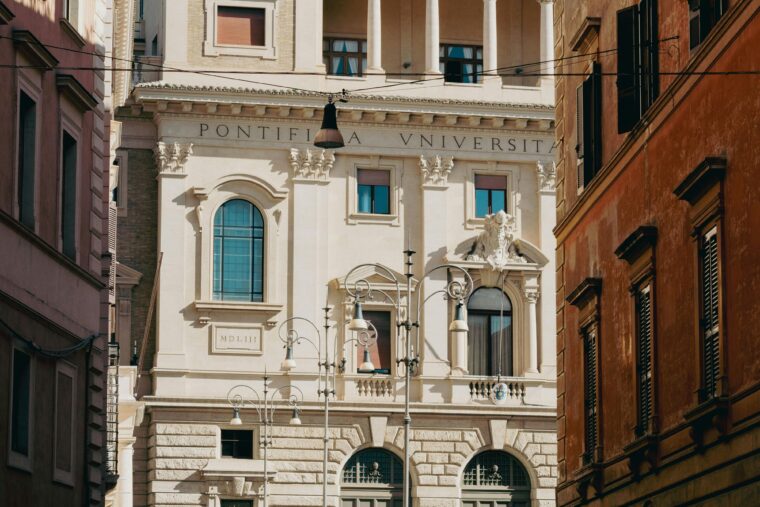 History of Woven Textiles: From Ancient Civilizations to Modern Trends